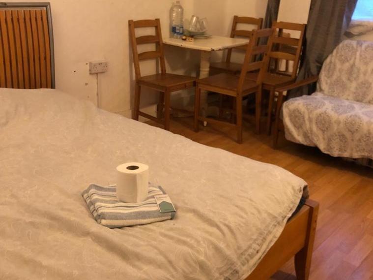 Private Rooms In 3 Bedroom Flat!! London Exterior foto
